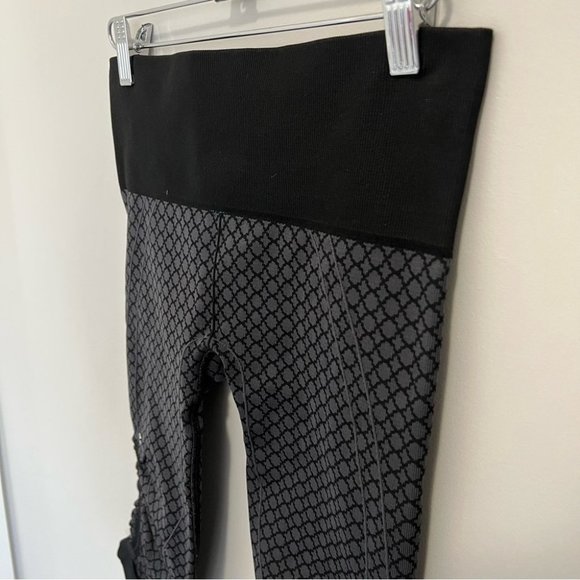 Lululemon In The Flow Crop II Seamless Leggings Heathered Deep Coal Black - Picture 4 of 13